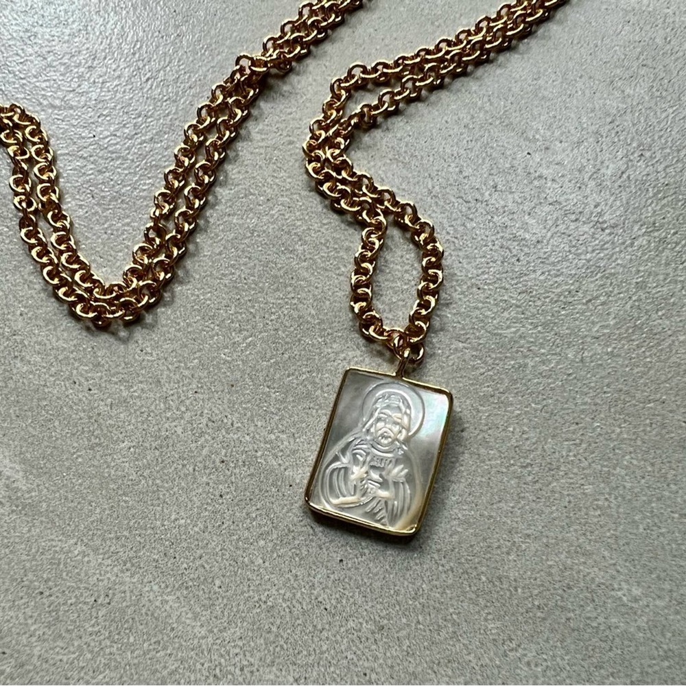 *EVA* Rectangular Carved Shell Religious Pendants - Picture 7 of 11